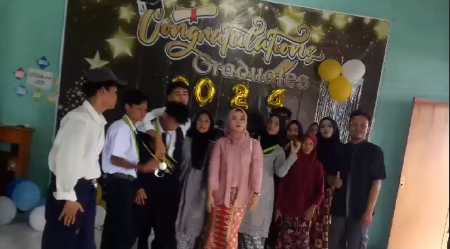 Wisuda / Kelulusan